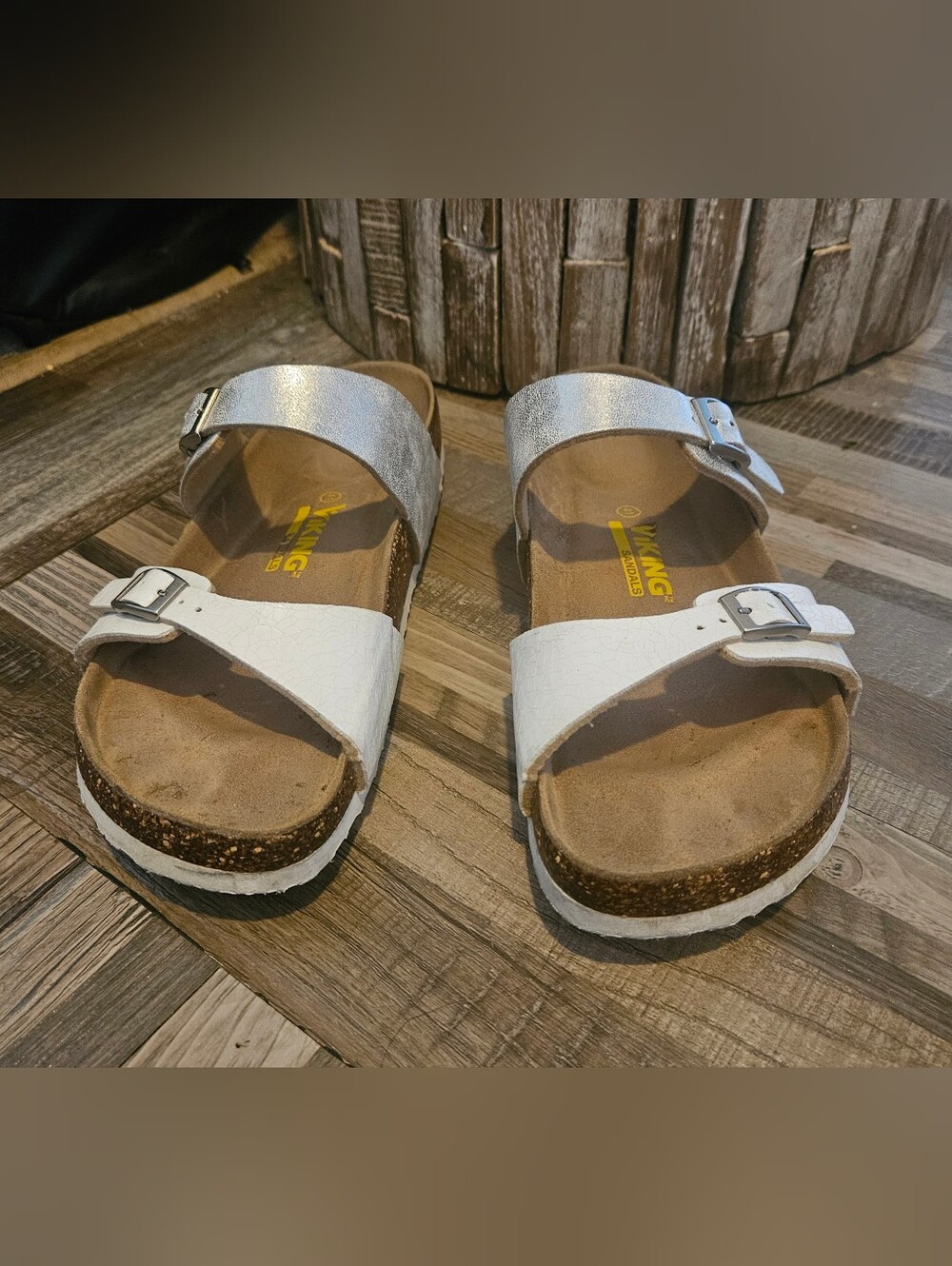 Viking Tofino sandals in a white and metallic silver. 41 EU